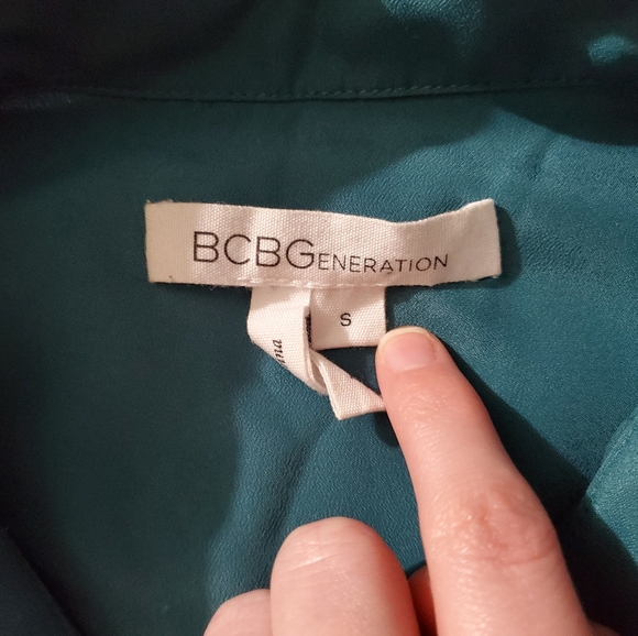 BCBGeneration Sleeveless Blouse Top - Picture 4 of 4
